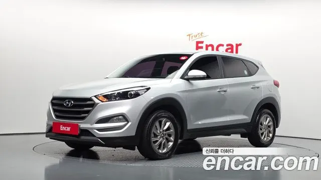 HYUNDAI TUCSON 2016 — 363 799 км, серебристый, Корея — под ключ — фото 1