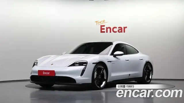 PORSCHE TAYCAN 2024
