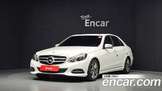 MERCEDES-BENZ E-CLASS W212 2016 — 106 668 км, белый, Корея — под ключ — фото 1