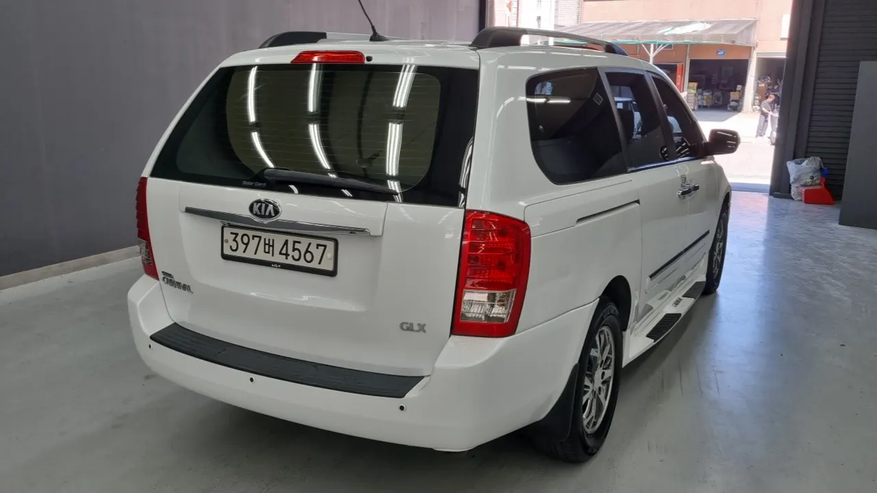 KIA CARNIVAL R 2013 — 186 000 км, белый, Корея — под ключ — фото 2