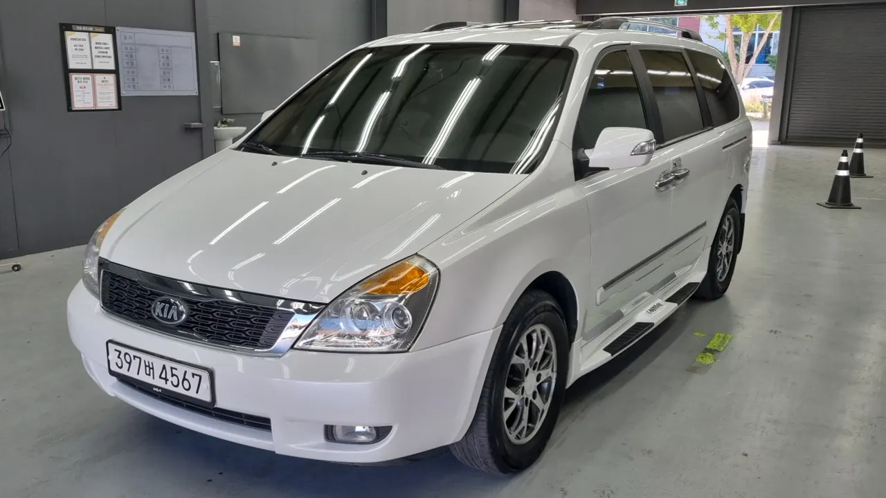 KIA CARNIVAL R 2013 — 186 000 км, белый, Корея — под ключ — фото 12