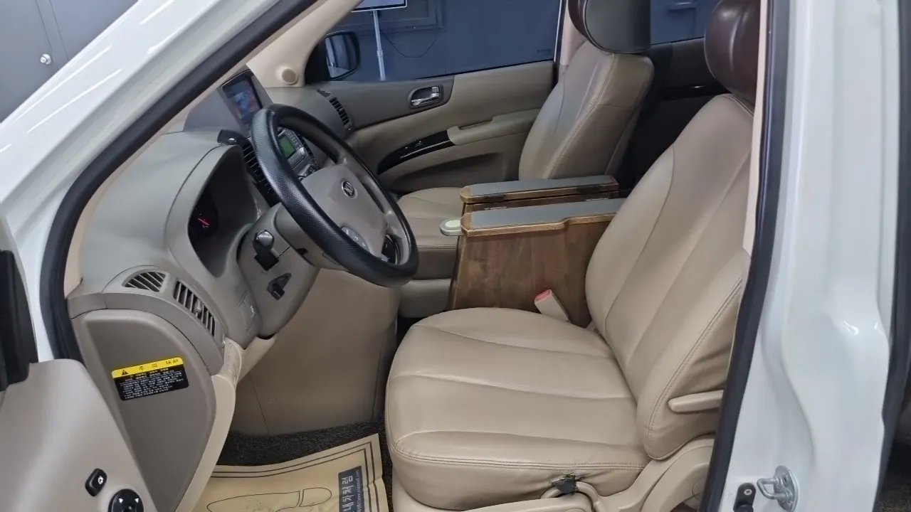 KIA CARNIVAL R 2013 — 186 000 км, белый, Корея — под ключ — фото 10