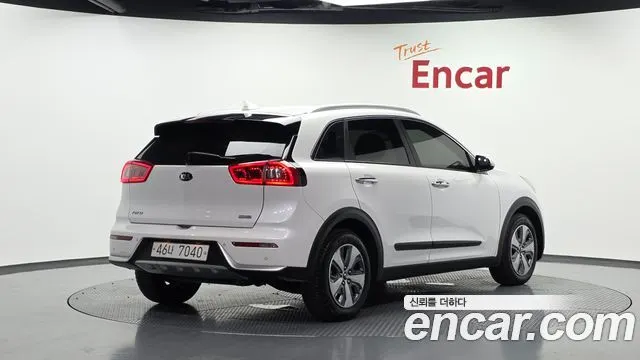 KIA NIRO 2018 — 144 543 км, белый, Корея — под ключ — фото 2