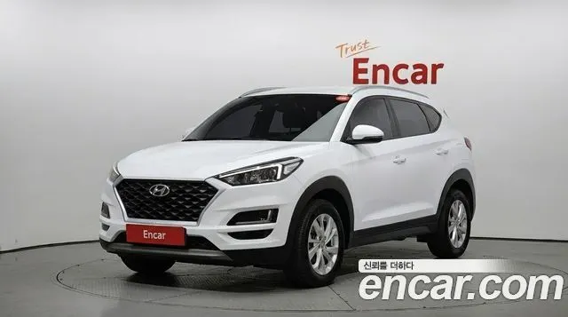 HYUNDAI TUCSON 2019 — 77 556 км, белый, Корея — под ключ — фото 1
