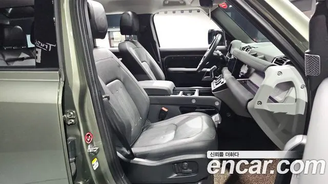 LAND ROVER DEFENDER 2022 — 49 990 км, светло-золотистый, Корея — под ключ — фото 12