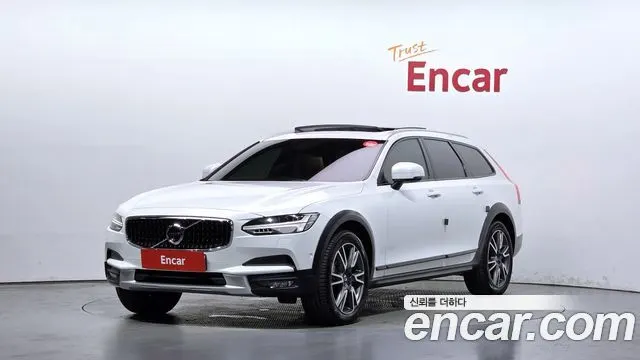 VOLVO V90 CROSS COUNTRY 2020 — 84 851 км, белый, Корея — под ключ — фото 1