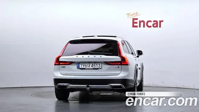 VOLVO V90 CROSS COUNTRY 2020 — 84 851 км, белый, Корея — под ключ — фото 4