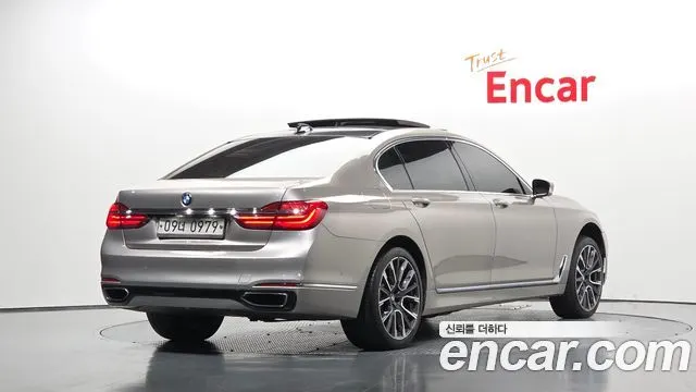 BMW 7 SERIES 2016 — 194 859 км, светло-золотистый, Корея — под ключ — фото 2
