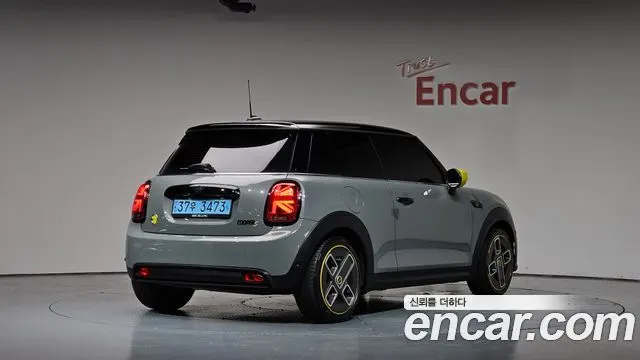 MINI COOPER ELECTRIC 2022 — 41 607 км, серебристо-серый, Корея — под ключ — фото 1