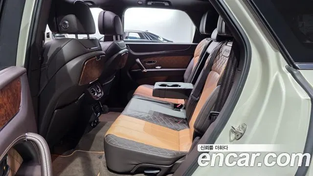 BENTLEY BENTAYGA 2018 — 59 496 км, белый-перламутр, Корея — под ключ — фото 11