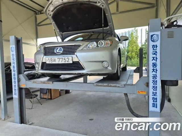 LEXUS ES300H 2013 — 164 114 км, серебристо-серый, Корея — под ключ — фото 1