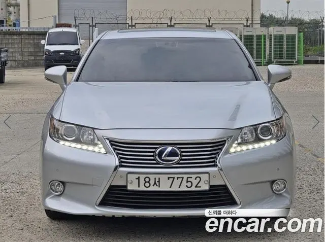 LEXUS ES300H 2013 — 164 114 км, серебристо-серый, Корея — под ключ — фото 2