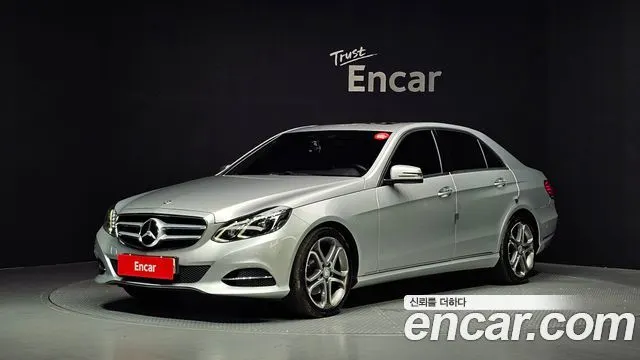 MERCEDES-BENZ E-CLASS W212 2016 — 112 075 км, серебристый, Корея — под ключ — фото 1