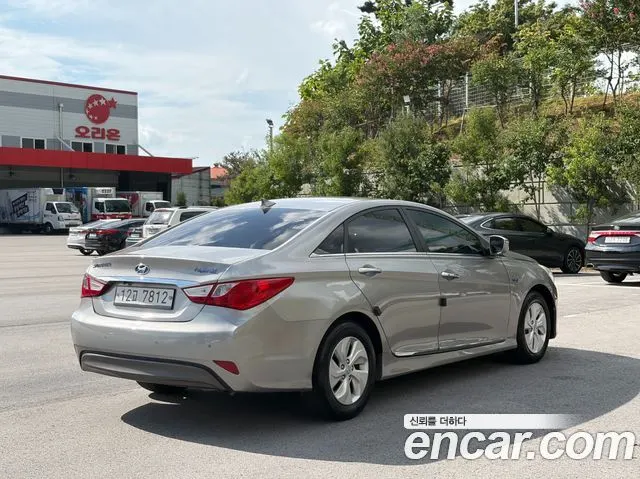 HYUNDAI SONATA HYBRID 2014 — 197 111 км, серебристо-серый, Корея — под ключ — фото 2