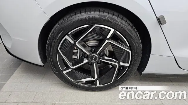 BYD SEAL 2026 — 12 483 км, светло-серебристый, Корея — под ключ — фото 5