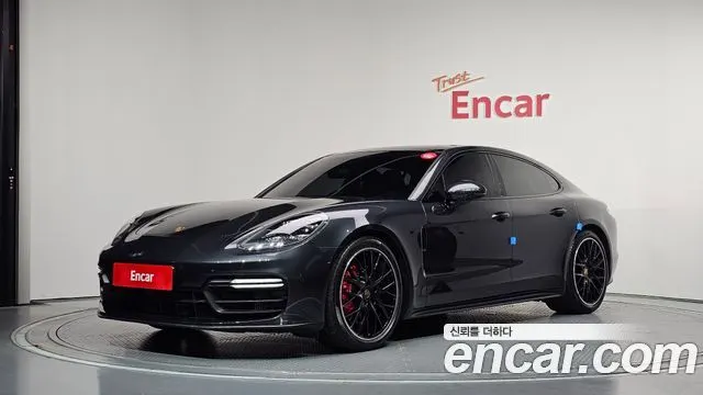 PORSCHE PANAMERA 2019