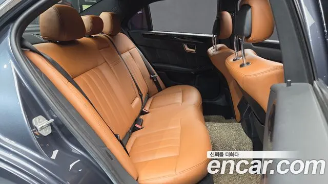 MERCEDES-BENZ E-CLASS W212 2016 — 115 940 км, светло-серебристый, Корея — под ключ — фото 12