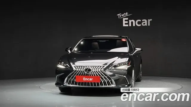 LEXUS ES300H 2026 — 1 991 км, чёрный, Корея — под ключ — фото 3