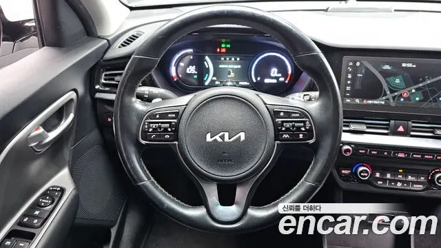 KIA NIRO PLUS 2023 — 179 269 км, белый, Корея — под ключ — фото 12
