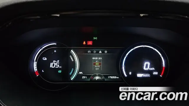 KIA NIRO PLUS 2023 — 179 269 км, белый, Корея — под ключ — фото 8