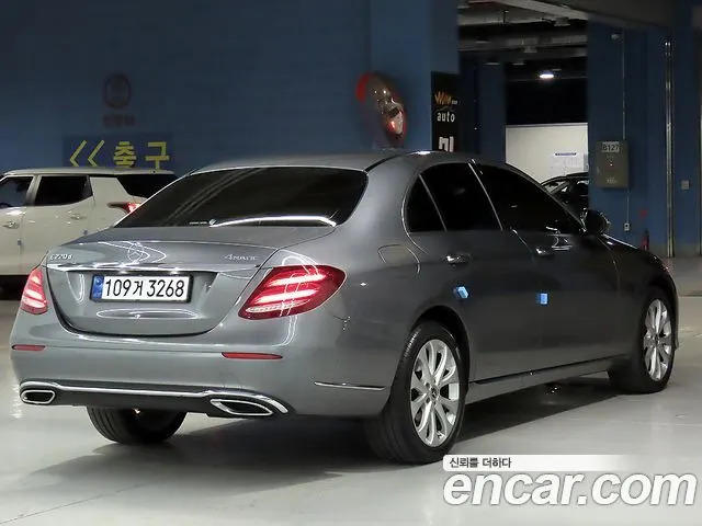 MERCEDES-BENZ E-CLASS W213 2019 — 140 151 км, серый, Корея — под ключ — фото 2