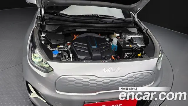 KIA NIRO PLUS 2023 — 41 543 км, серебристый, Корея — под ключ — фото 6