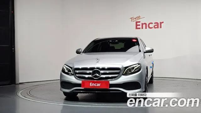 MERCEDES-BENZ E-CLASS W213 2017 — 166 273 км, серебристый, Корея — под ключ — фото 3