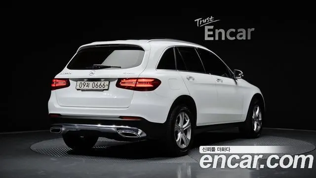 MERCEDES-BENZ GLC-CLASS X253 2016 — 105 013 км, белый, Корея — под ключ — фото 2