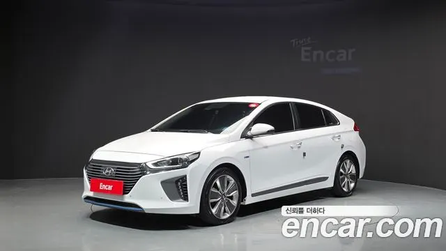 HYUNDAI IONIQ HYBRID 2018 — 198 525 км, белый, Корея — под ключ — фото 1