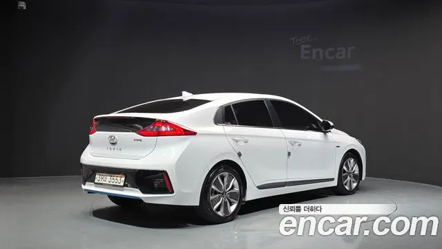 HYUNDAI IONIQ HYBRID 2018 — 198 525 км, белый, Корея — под ключ — фото 2