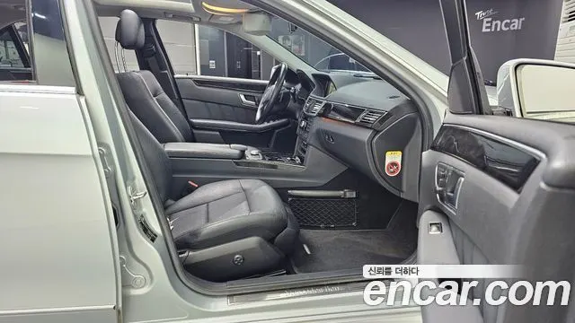 MERCEDES-BENZ E-CLASS W212 2012 — 138 771 км, серебристый, Корея — под ключ — фото 11