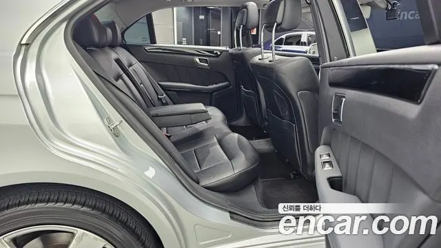 MERCEDES-BENZ E-CLASS W212 2012 — 138 771 км, серебристый, Корея — под ключ — фото 12