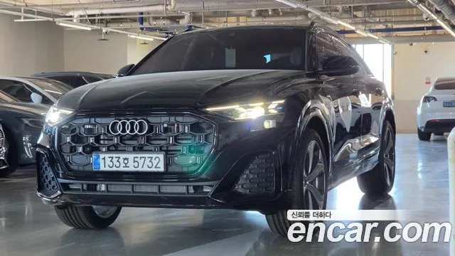 AUDI Q8 2026