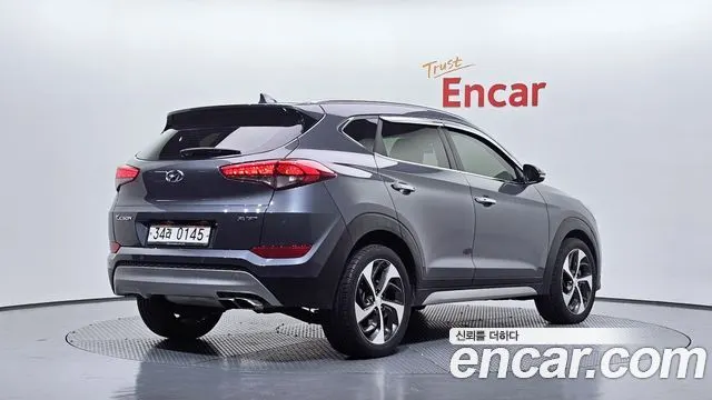 HYUNDAI TUCSON 2017 — 159 376 км, серый, Корея — под ключ — фото 2