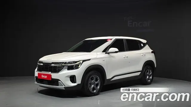 KIA SELTOS 2024 — 39 413 км, белый, Корея — под ключ — фото 1
