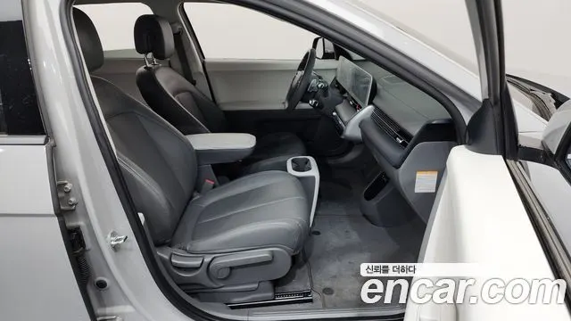 HYUNDAI IONIQ 5 2023 — 47 735 км, серебристо-серый, Корея — под ключ — фото 11