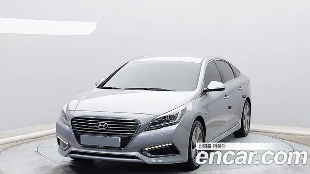 HYUNDAI SONATA HYBRID 2017 — 70 904 км, Корея — под ключ — фото 1