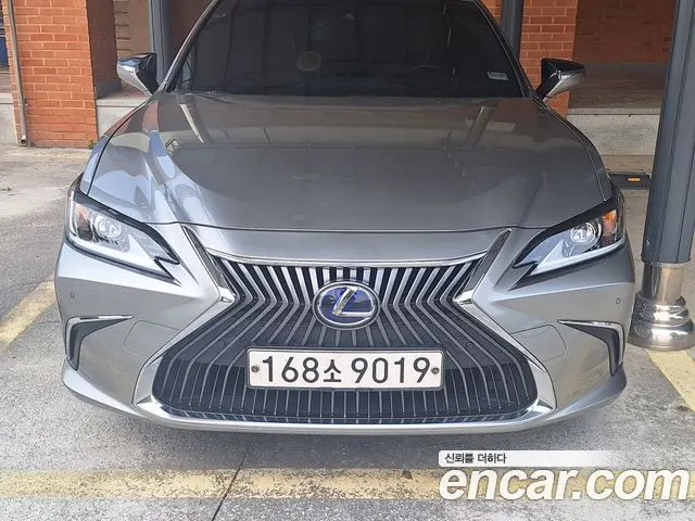 LEXUS ES300H 2020