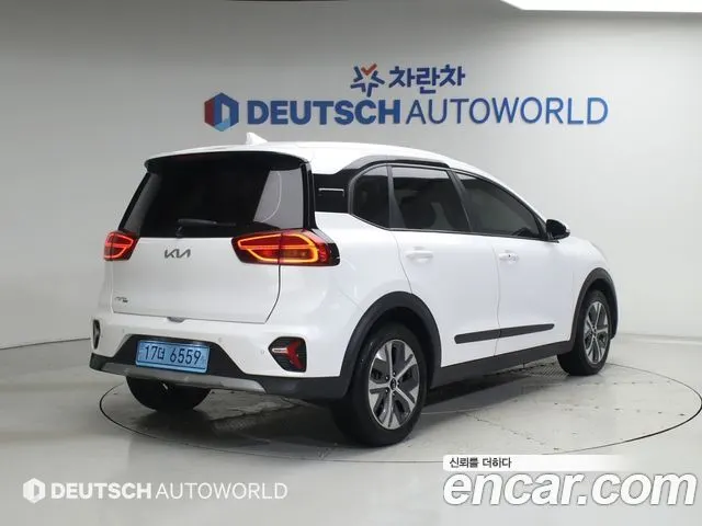 KIA NIRO PLUS 2023 — 157 056 км, белый, Корея — под ключ — фото 2