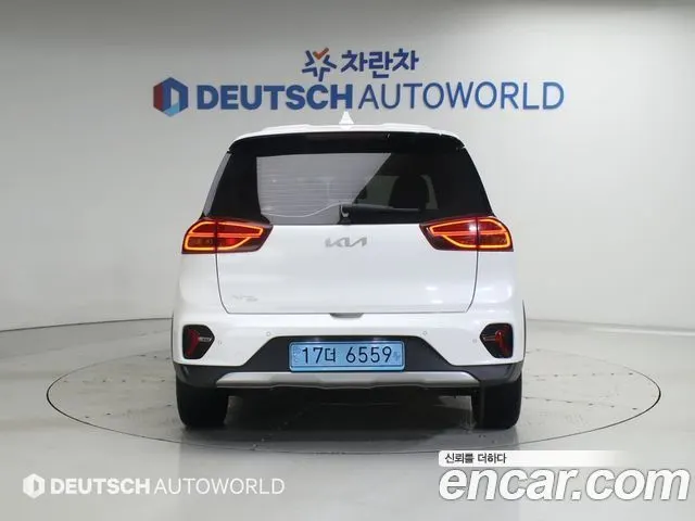 KIA NIRO PLUS 2023 — 157 056 км, белый, Корея — под ключ — фото 4