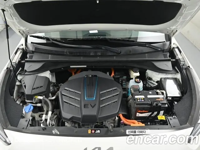 KIA NIRO PLUS 2023 — 157 056 км, белый, Корея — под ключ — фото 6