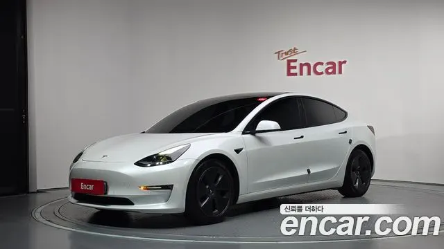 TESLA MODEL 3 2022