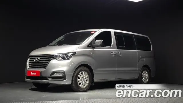 HYUNDAI GRAND STAREX 2021 — 125 720 км, серебристый, Корея — под ключ — фото 1