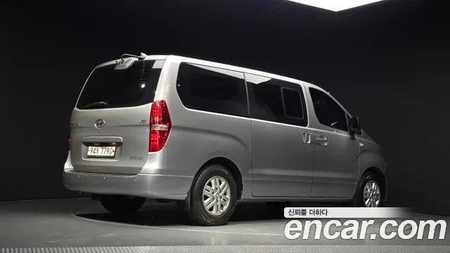 HYUNDAI GRAND STAREX 2021 — 125 720 км, серебристый, Корея — под ключ — фото 2