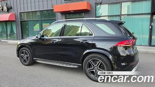 MERCEDES-BENZ GLE-CLASS W167 2019 — 108 000 км, чёрный, Корея — под ключ — фото 2
