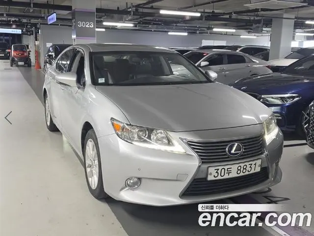 LEXUS ES300H 2013 — 244 964 км, серебристо-серый, Корея — под ключ — фото 1
