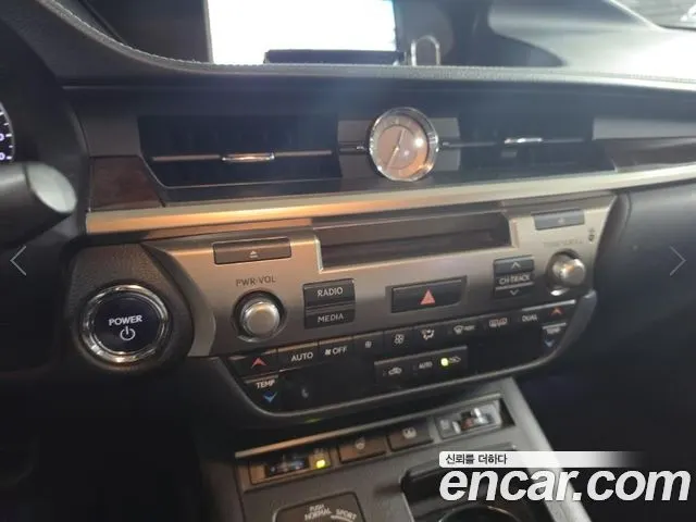 LEXUS ES300H 2013 — 244 964 км, серебристо-серый, Корея — под ключ — фото 9