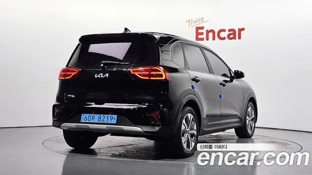 KIA NIRO PLUS 2023 — 70 107 км, чёрный, Корея — под ключ — фото 2