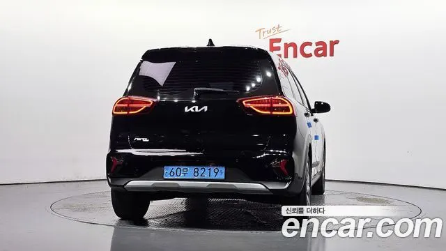 KIA NIRO PLUS 2023 — 70 107 км, чёрный, Корея — под ключ — фото 4