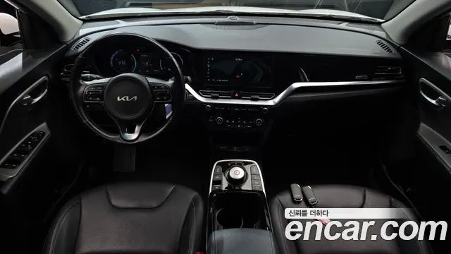 KIA NIRO PLUS 2023 — 107 039 км, белый, Корея — под ключ — фото 7